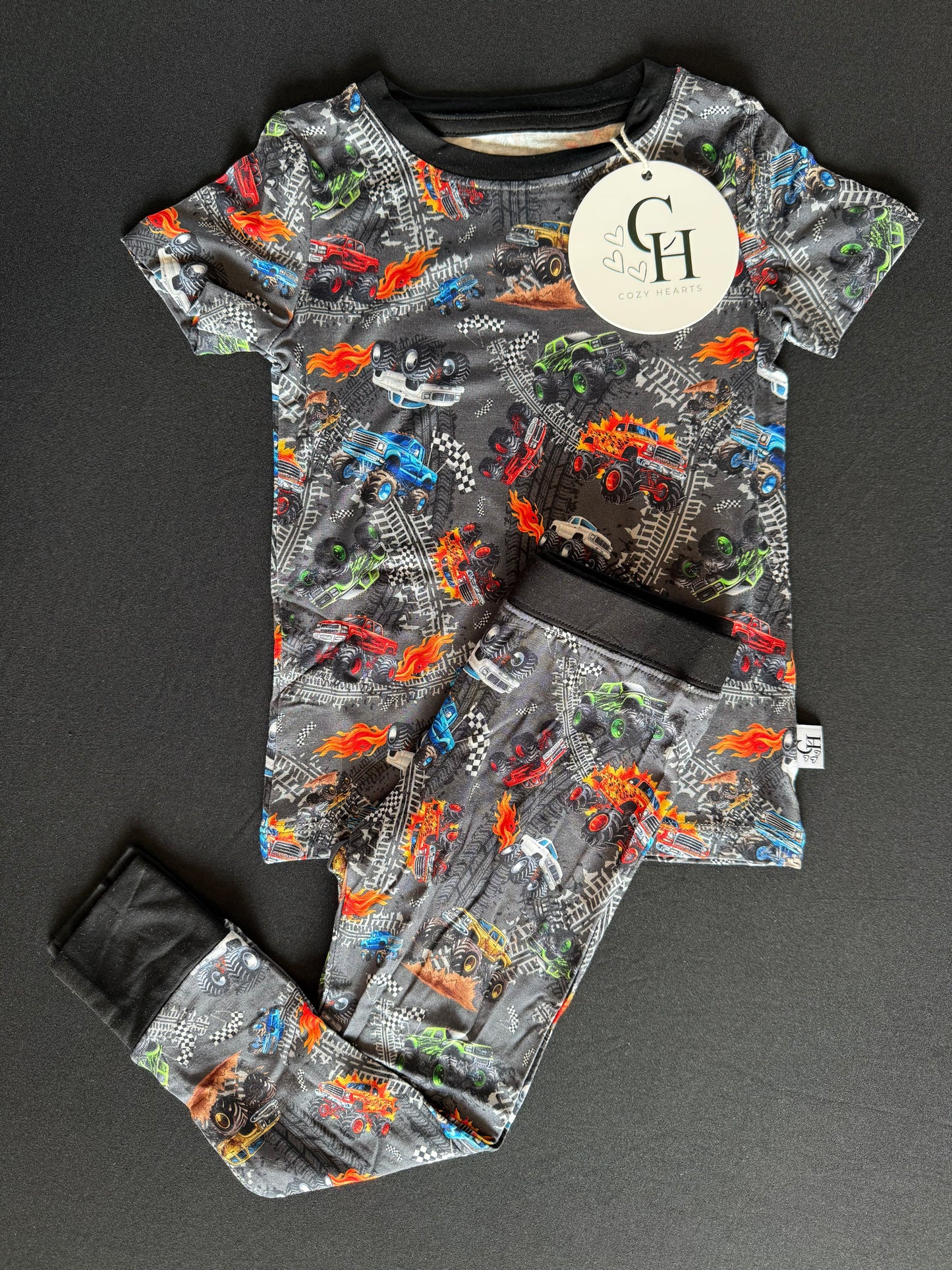 Monster Trucks 2PC Set