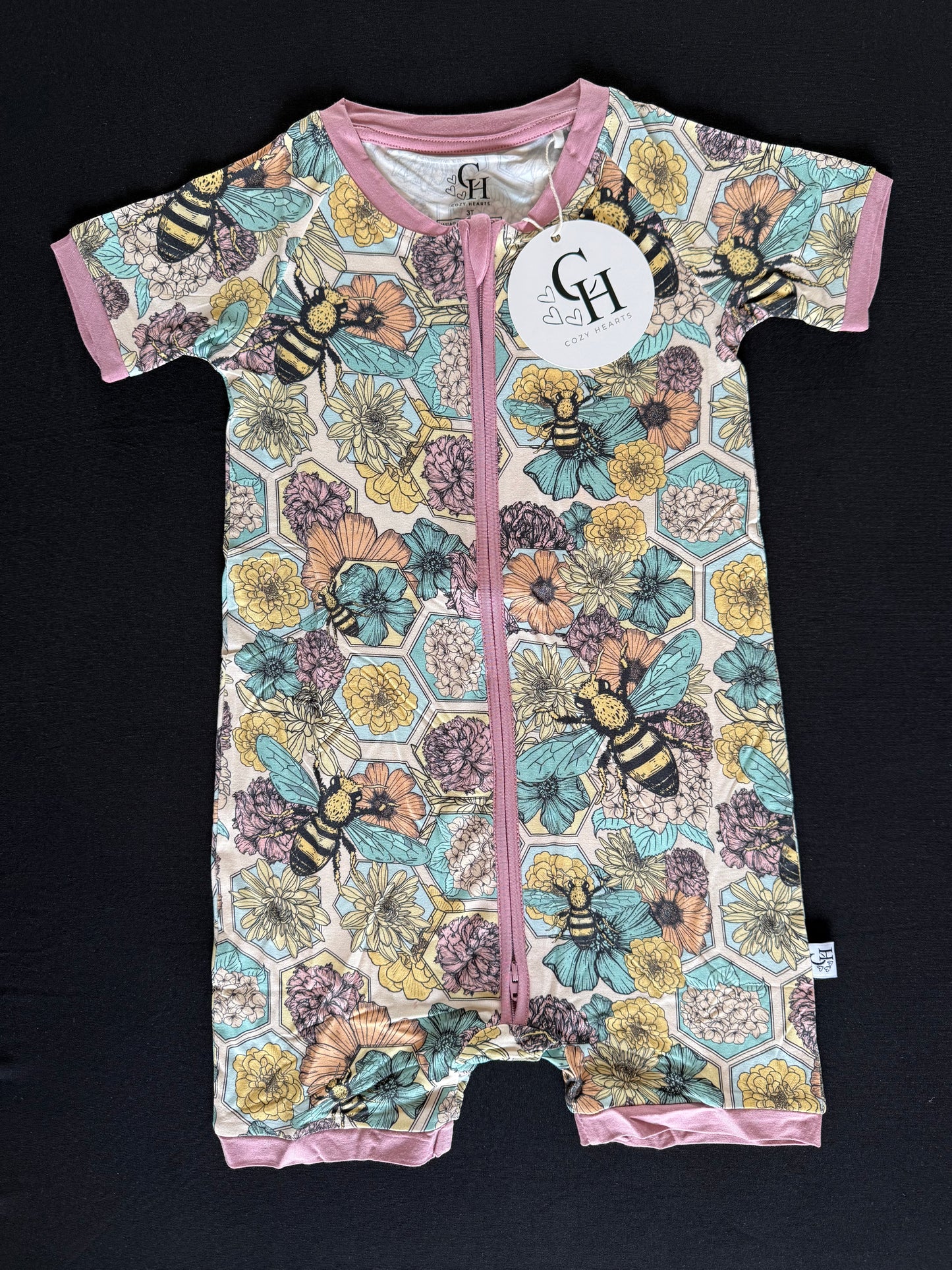 Hexagon Bees Shorty Zippy