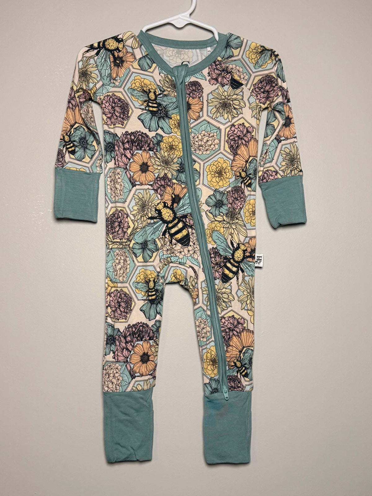Hexagon Bees Zippy